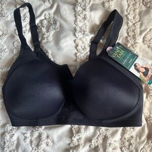 Vanity Fair Women's sports bra Black NWT